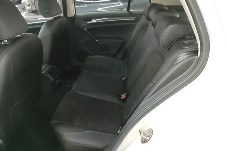 Used Volkswagen Golf 2020 Zhiai Edition 280TSI DSG Luxury Model Left Rear Seat