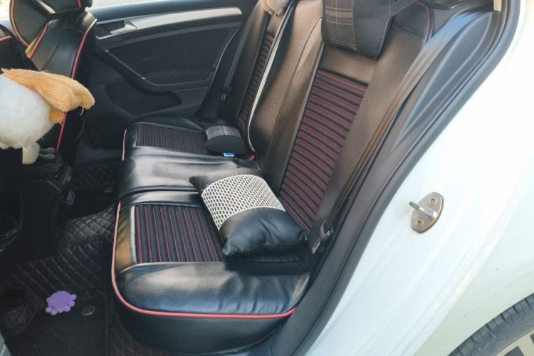 Used Volkswagen Golf 2020 Zhiai Edition 200TSI DSG Comfortable & Ambitious Version Left Rear Seat