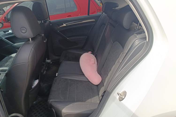 Used Volkswagen Golf 2020 Zhiai Edition 280TSI DSG Luxury Model Left Rear Seat