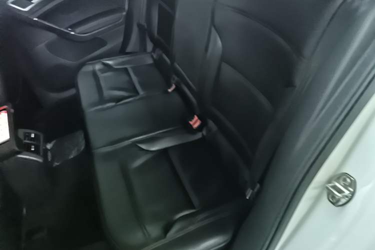 Used Volkswagen Golf 2020 Zhiai Edition 280TSI DSG Comfort Model Left Rear Seat