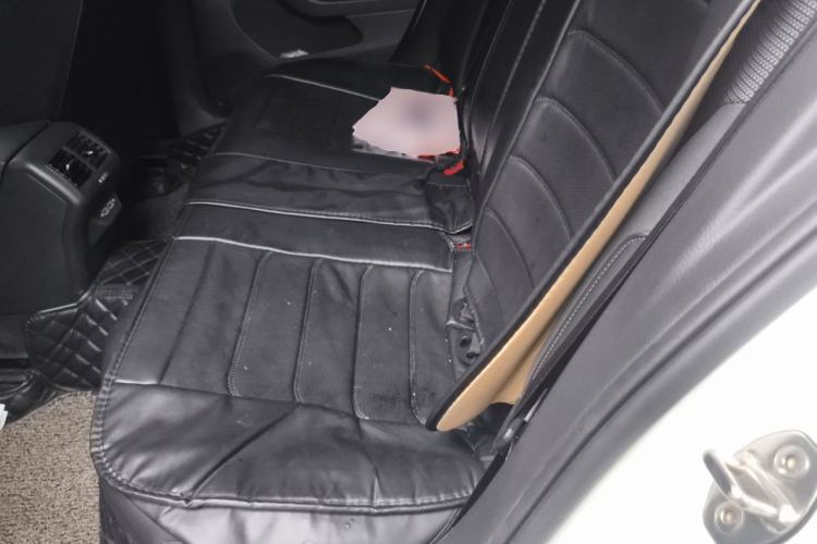 Used Volkswagen Golf 2020 Zhiai Edition 280TSI DSG Comfort Model Left Rear Seat