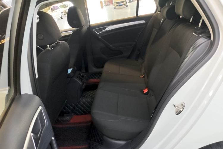 Used Volkswagen Golf 2020 Zhiai Edition 200TSI DSG Comfortable & Ambitious Version Left Rear Seat