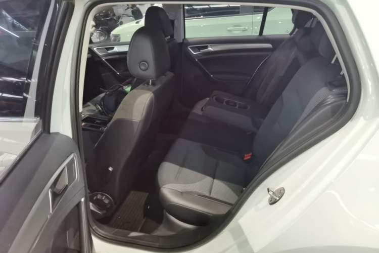 Used Volkswagen Golf 2020 Zhiai Edition 280TSI DSG Comfort Model Left Rear Seat