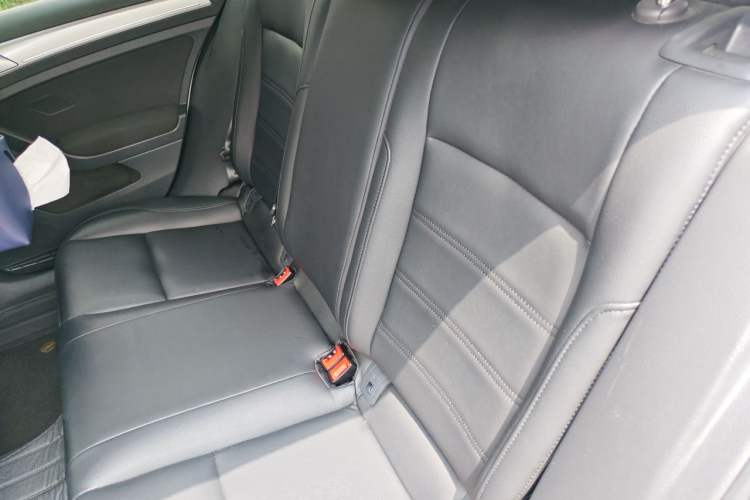 Used Volkswagen Golf 2020 Zhiai Edition 200TSI DSG Comfortable & Ambitious Version Left Rear Seat