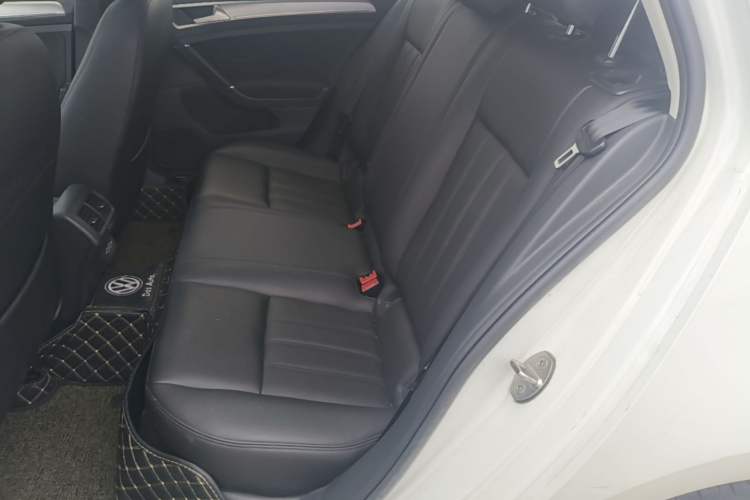 Used Volkswagen Golf 2020 Zhiai Edition 200TSI DSG Comfortable & Ambitious Version Left Rear Seat