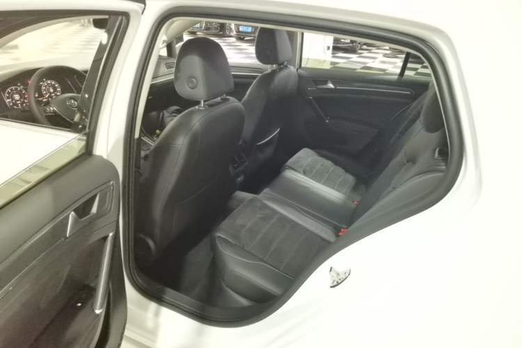 Used Volkswagen Golf 2020 Zhiai Edition 280TSI DSG Luxury Model Left Rear Seat