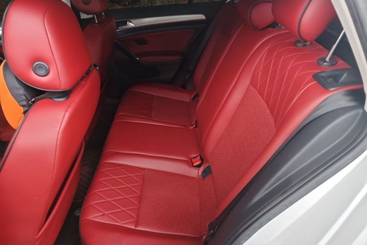 Used Volkswagen Golf 2020 Zhiai Edition 200TSI DSG Comfortable & Ambitious Version Left Rear Seat