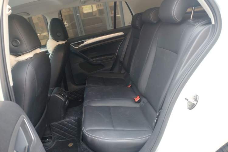 Used Volkswagen Golf 2020 Zhiai Edition 200TSI DSG Comfortable & Ambitious Version Left Rear Seat