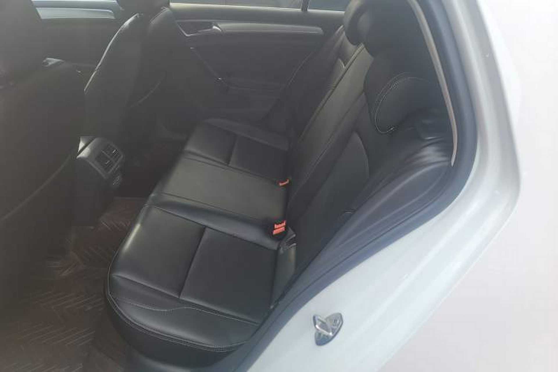 Used Volkswagen Golf 2020 Zhiai Edition 200TSI DSG Comfortable & Ambitious Version Left Rear Seat