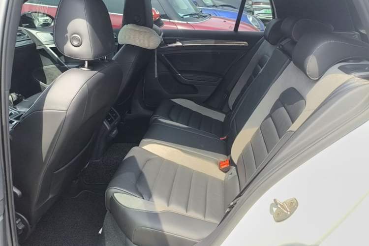 Used Volkswagen Golf 2020 Charming Edition 280TSI DSG R-Line Left Rear Seat