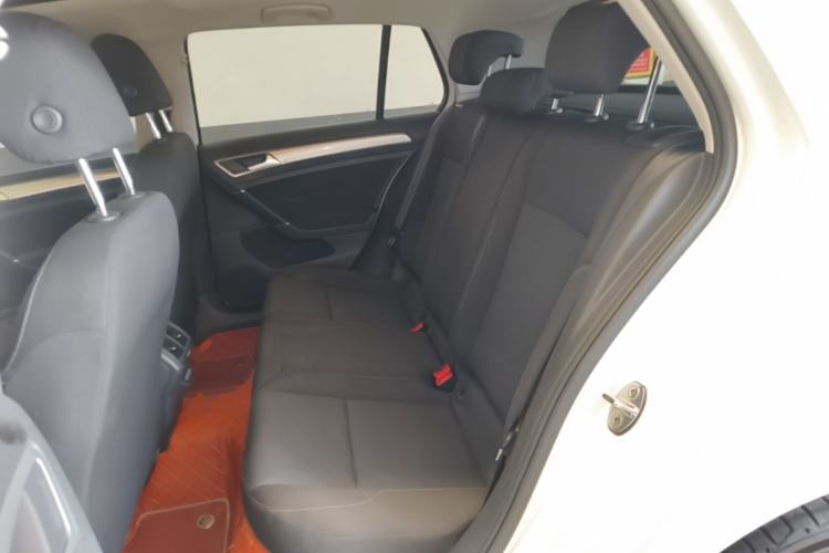 Used Volkswagen Golf 2020 Zhiai Edition 200TSI DSG Comfortable & Ambitious Version Left Rear Seat