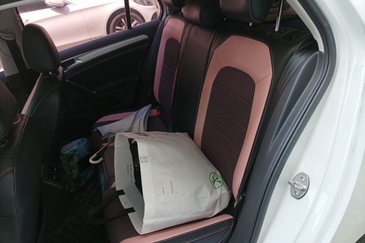 Used Volkswagen Golf 2020 Zhiai Edition 200TSI DSG Comfortable & Ambitious Version Left Rear Seat
