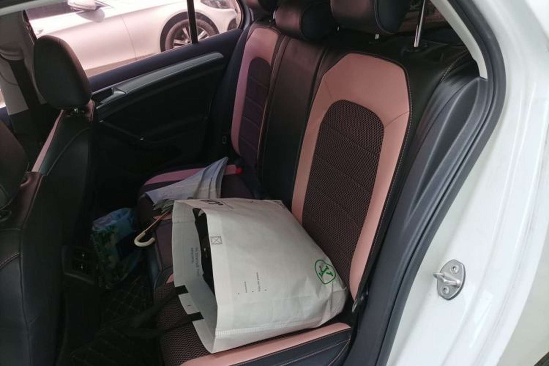 Used Volkswagen Golf 2020 Zhiai Edition 200TSI DSG Comfortable & Ambitious Version Left Rear Seat