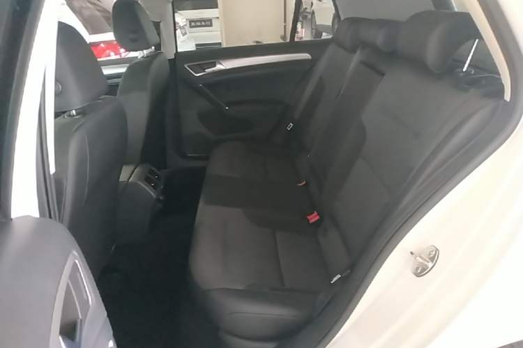 Used Volkswagen Golf 2020 Zhiai Edition 280TSI DSG Comfort Model Left Rear Seat