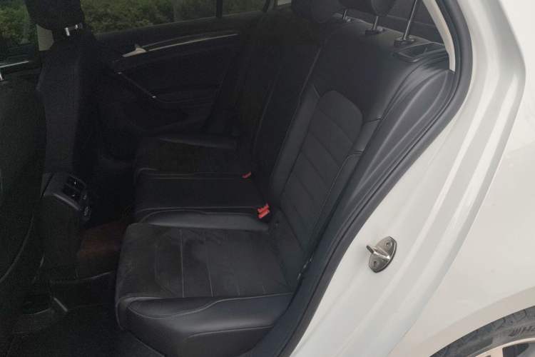 Used Volkswagen Golf 2020 Zhiai Edition 280TSI DSG Luxury Model Left Rear Seat