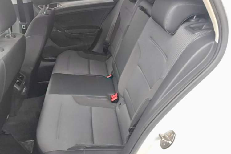 Used Volkswagen Golf 2020 Zhiai Edition 280TSI DSG Comfort Model Left Rear Seat