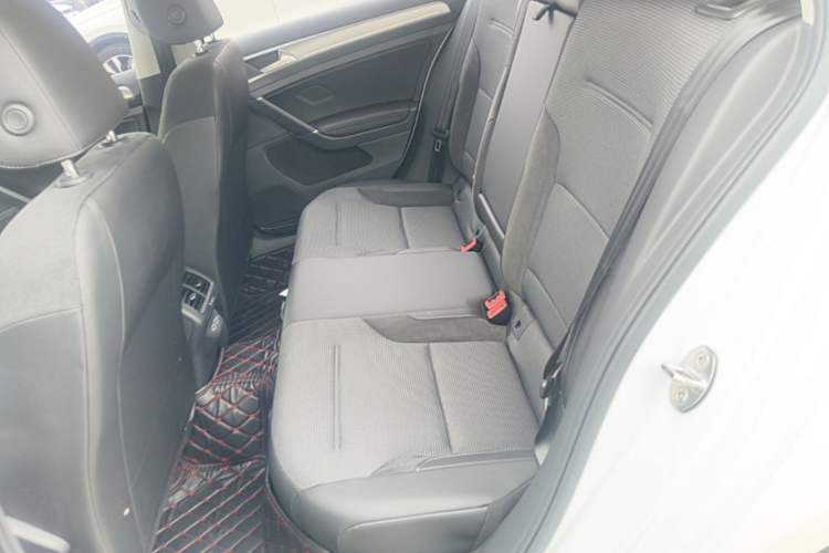 Used Volkswagen Golf 2020 Zhiai Edition 280TSI DSG Comfort Model Left Rear Seat