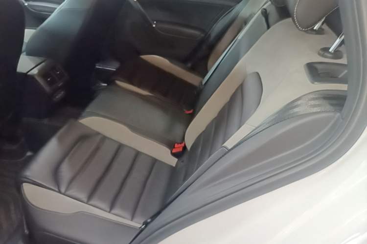 Used Volkswagen Golf 2020 Charming Edition 280TSI DSG R-Line Left Rear Seat
