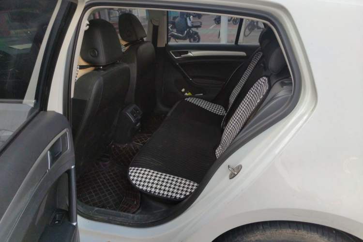 Used Volkswagen Golf 2020 Zhiai Edition 280TSI DSG Comfort Model Left Rear Seat