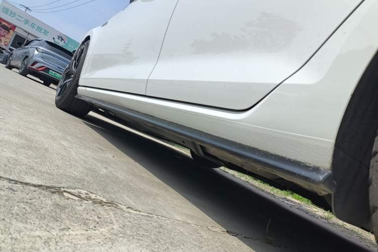 Used Volkswagen Golf 2020 Charming Edition 280TSI DSG R-Line Left Side Sill