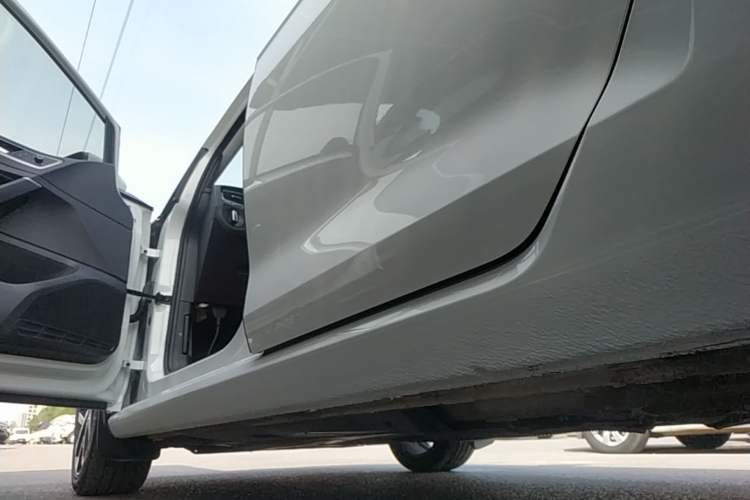 Used Volkswagen Golf 2020 Zhiai Edition 200TSI DSG Comfortable & Ambitious Version Left Side Sill