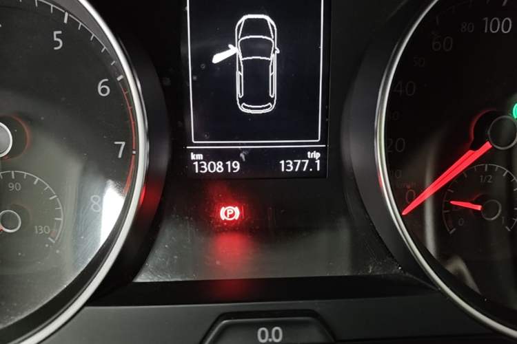 Used Volkswagen Golf 2020 280TSI DSG Comfort Version Odometer Close Up