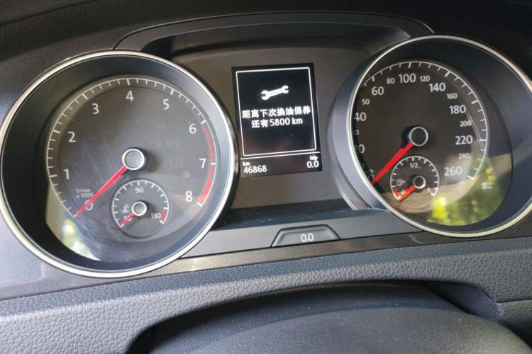 Used Volkswagen Golf 2020 280TSI DSG Comfort Version Odometer Close Up