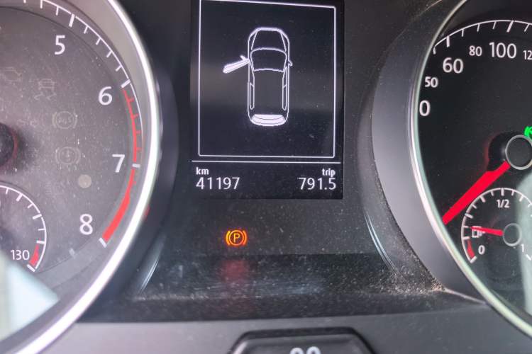 Used Volkswagen Golf 2020 Zhiai Edition 280TSI DSG Comfort Model Odometer Close Up