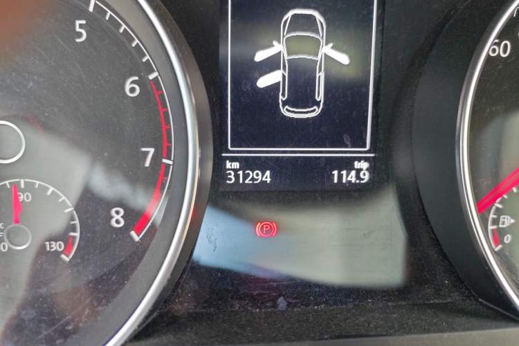Used Volkswagen Golf 2020 Zhiai Edition 280TSI DSG Comfort Model Odometer Close Up