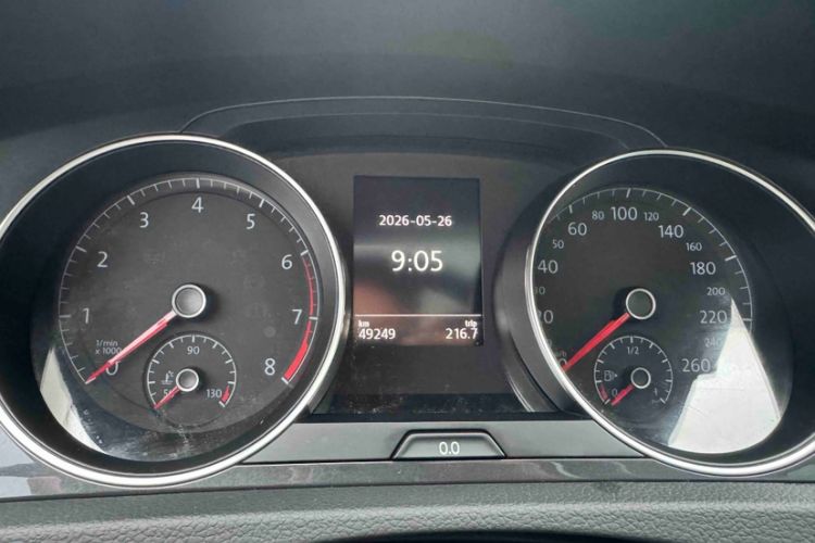 Used Volkswagen Golf 2020 Zhiai Edition 280TSI DSG Comfort Model Odometer Close Up