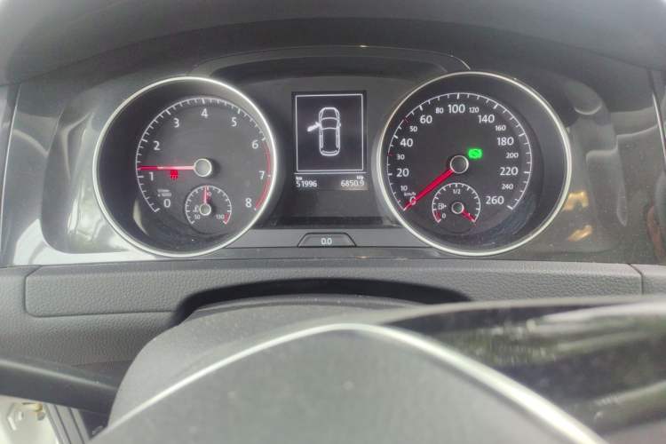Used Volkswagen Golf 2020 Zhiai Edition 280TSI DSG Comfort Model Odometer Close Up