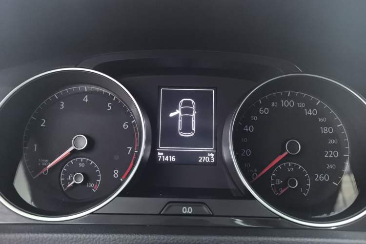 Used Volkswagen Golf 2020 Zhiai Edition 280TSI DSG Comfort Model Odometer Close Up