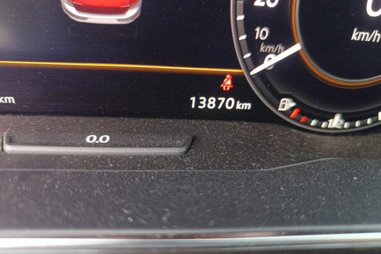 Used Volkswagen Golf 2020 Zhiai Edition 280TSI DSG Luxury Model Odometer Close Up