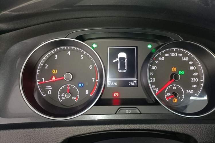 Used Volkswagen Golf 2020 280TSI DSG Comfort Version Odometer Close Up