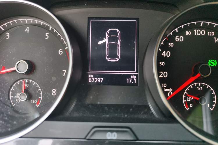 Used Volkswagen Golf 2020 280TSI DSG Comfort Version Odometer Close Up