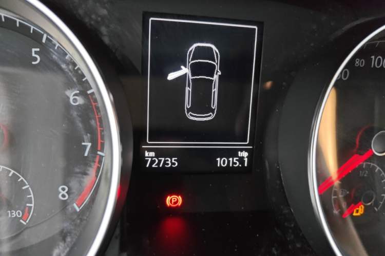 Used Volkswagen Golf 2020 280TSI DSG Comfort Version Odometer Close Up
