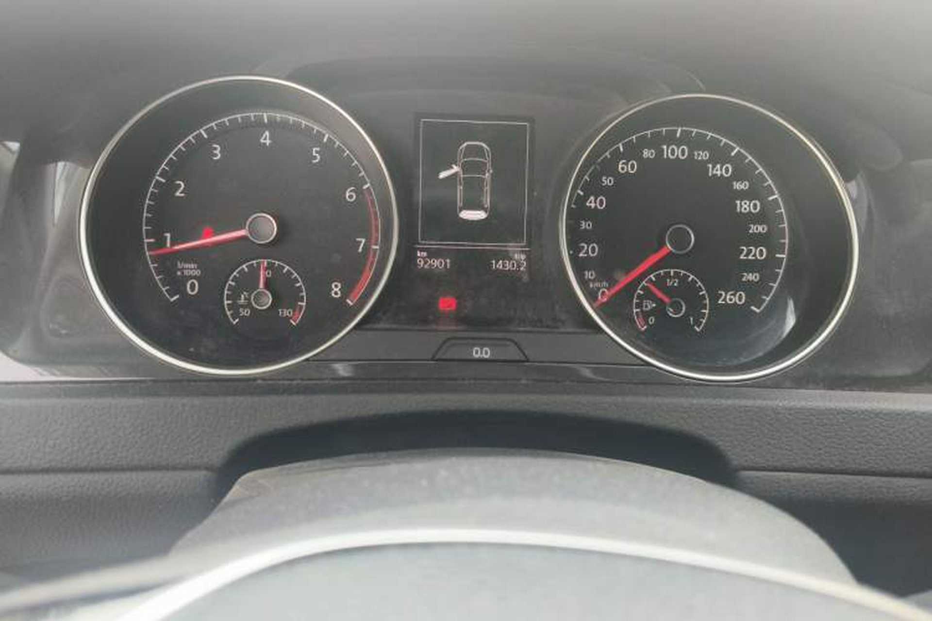 Used Volkswagen Golf 2020 Zhiai Edition 200TSI DSG Comfort Model Odometer Close Up