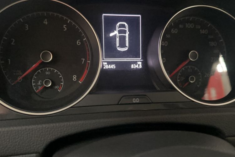 Used Volkswagen Golf 2020 Zhiai Edition 280TSI DSG Comfort Model Odometer Close Up