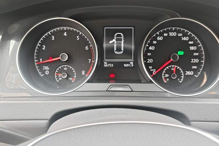 Used Volkswagen Golf 2020 280TSI DSG Comfort Version Odometer Close Up