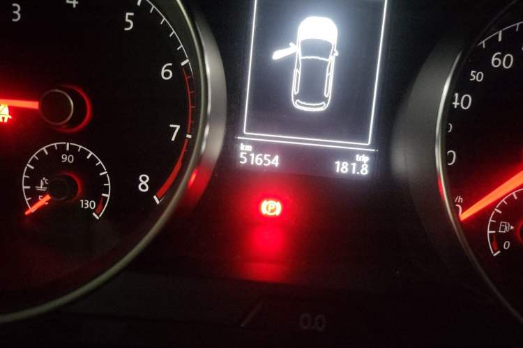 Used Volkswagen Golf 2020 280TSI DSG Comfort Version Odometer Close Up