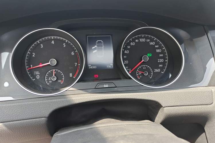 Used Volkswagen Golf 2020 Zhiai Edition 200TSI DSG Comfortable & Ambitious Version Odometer Close Up