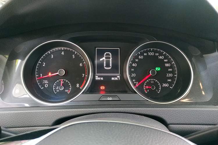 Used Volkswagen Golf 2020 Zhiai Edition 280TSI DSG Comfort Model Odometer Close Up