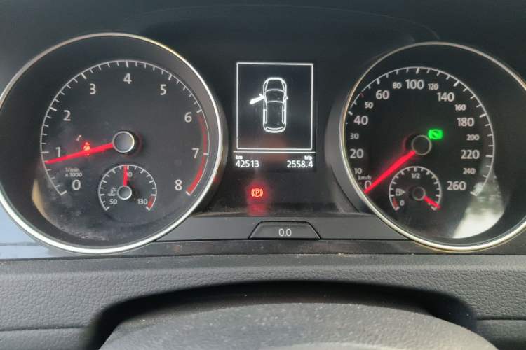 Used Volkswagen Golf 2020 280TSI DSG Comfort Version Odometer Close Up