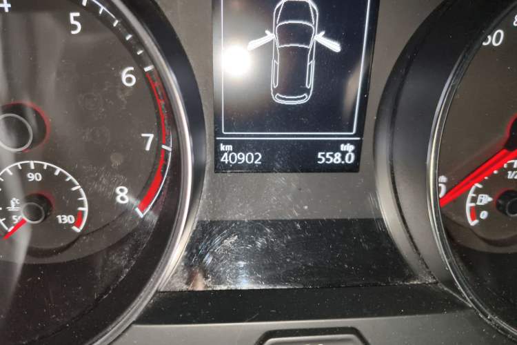 Used Volkswagen Golf 2020 Zhiai Edition 200TSI DSG Comfortable & Ambitious Version Odometer Close Up