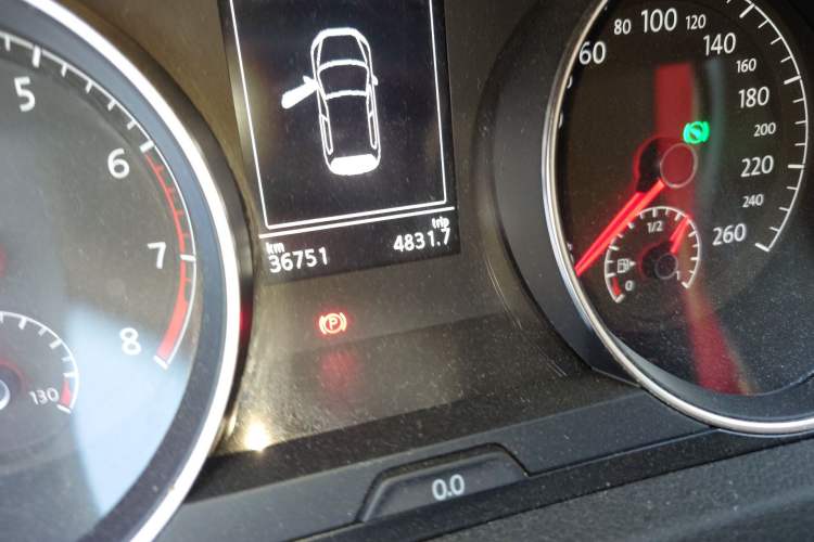 Used Volkswagen Golf 2020 280TSI DSG Comfort Version Odometer Close Up