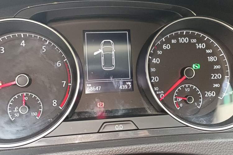 Used Volkswagen Golf 2020 200TSI DSG Comfortable and Ambitious Edition Odometer Close Up