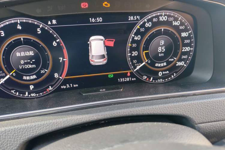 Used Volkswagen Golf 2020 280TSI DSG Luxury Edition Odometer Close Up