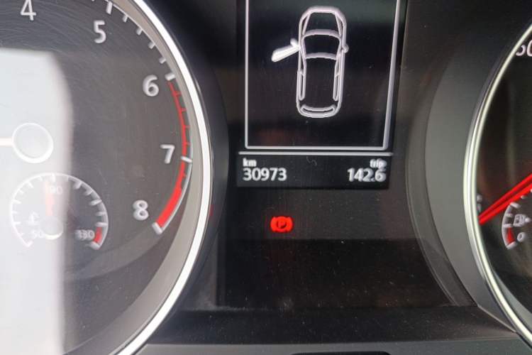 Used Volkswagen Golf 2020 Zhiai Edition 280TSI DSG Comfort Model Odometer Close Up