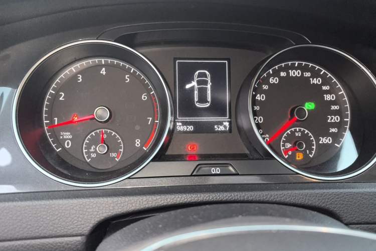 Used Volkswagen Golf 2020 Zhiai Edition 280TSI DSG Comfort Model Odometer Close Up