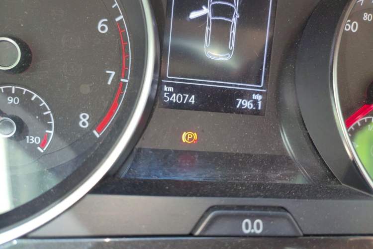 Used Volkswagen Golf 2020 280TSI DSG Comfort Version Odometer Close Up